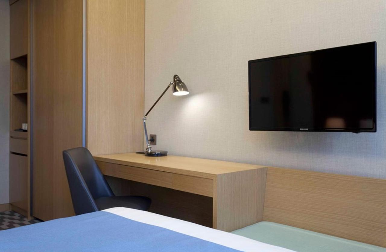 Days Hotel By Wyndham Seoul Myeongdong Экстерьер фото