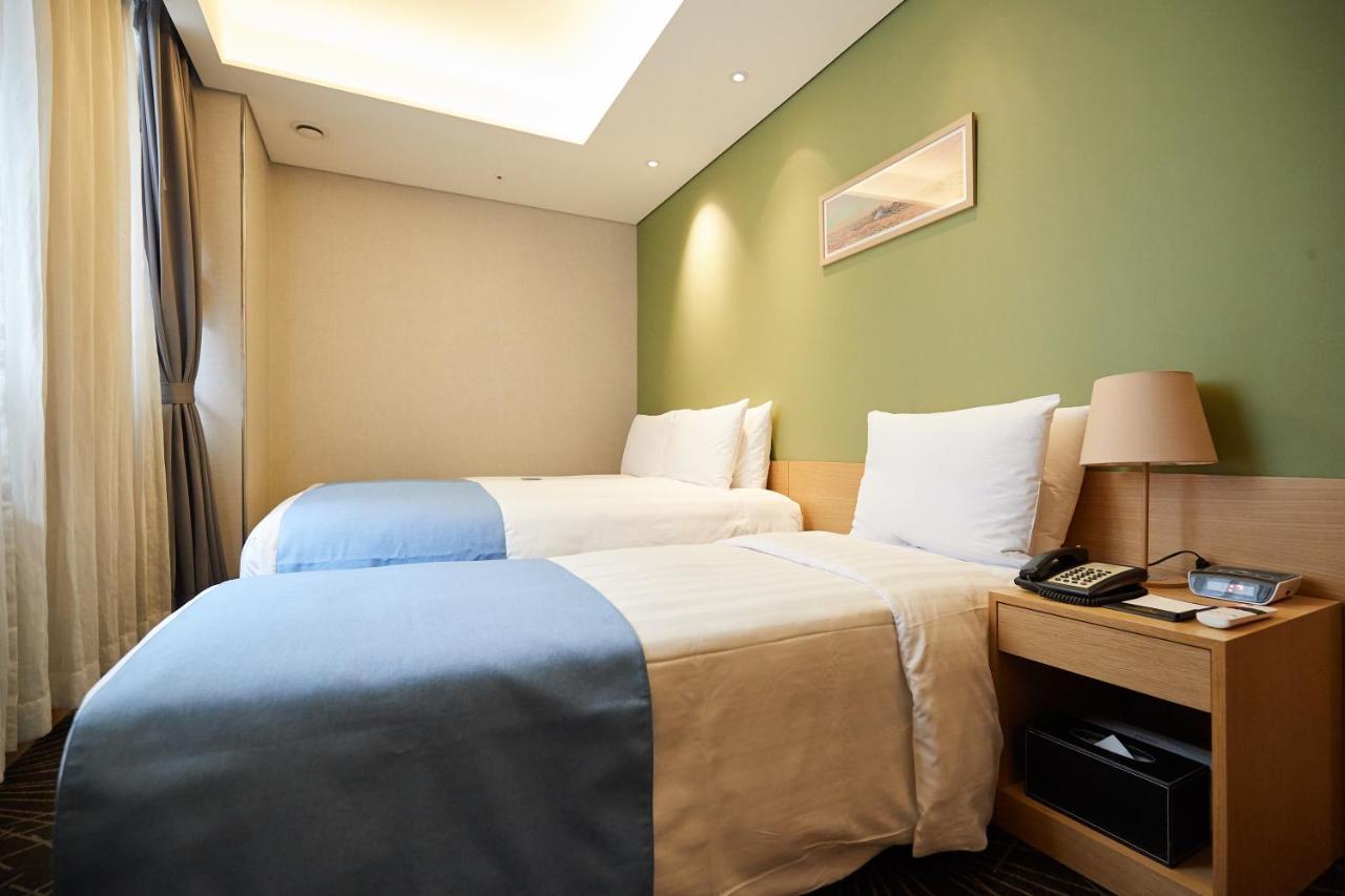 Days Hotel By Wyndham Seoul Myeongdong Экстерьер фото