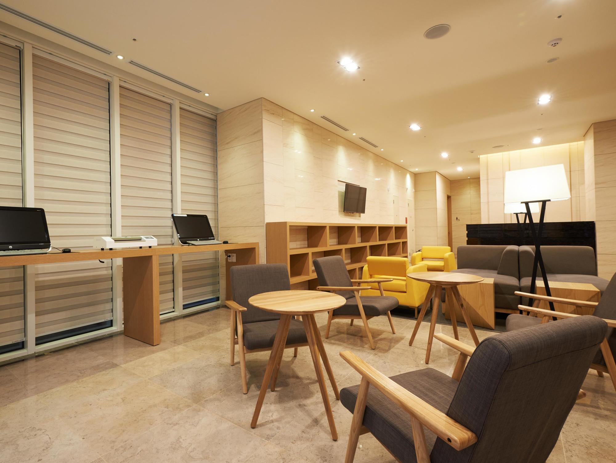 Days Hotel By Wyndham Seoul Myeongdong Экстерьер фото