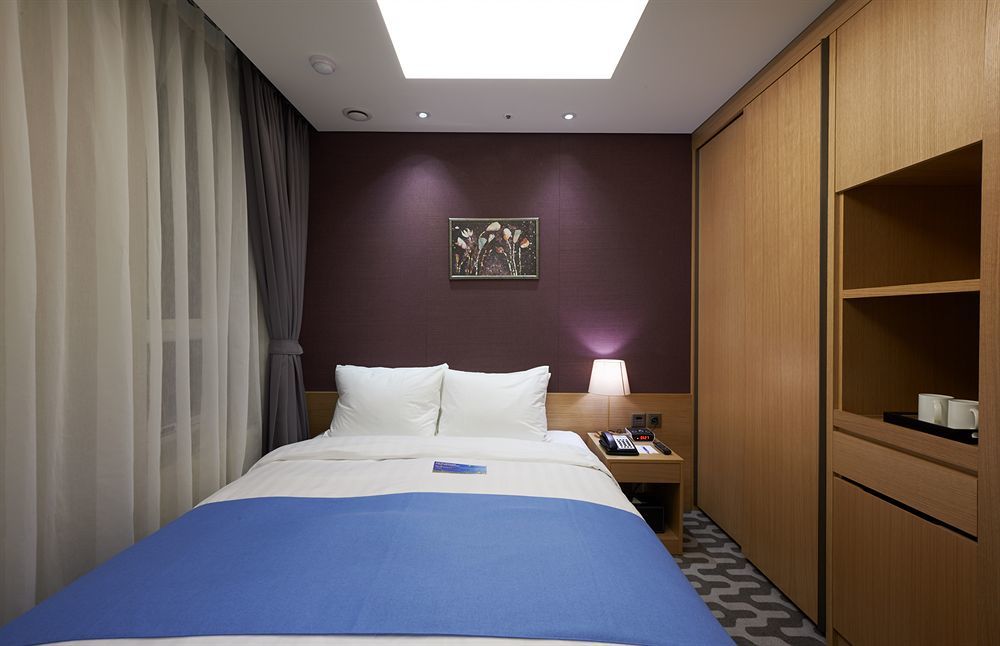 Days Hotel By Wyndham Seoul Myeongdong Экстерьер фото