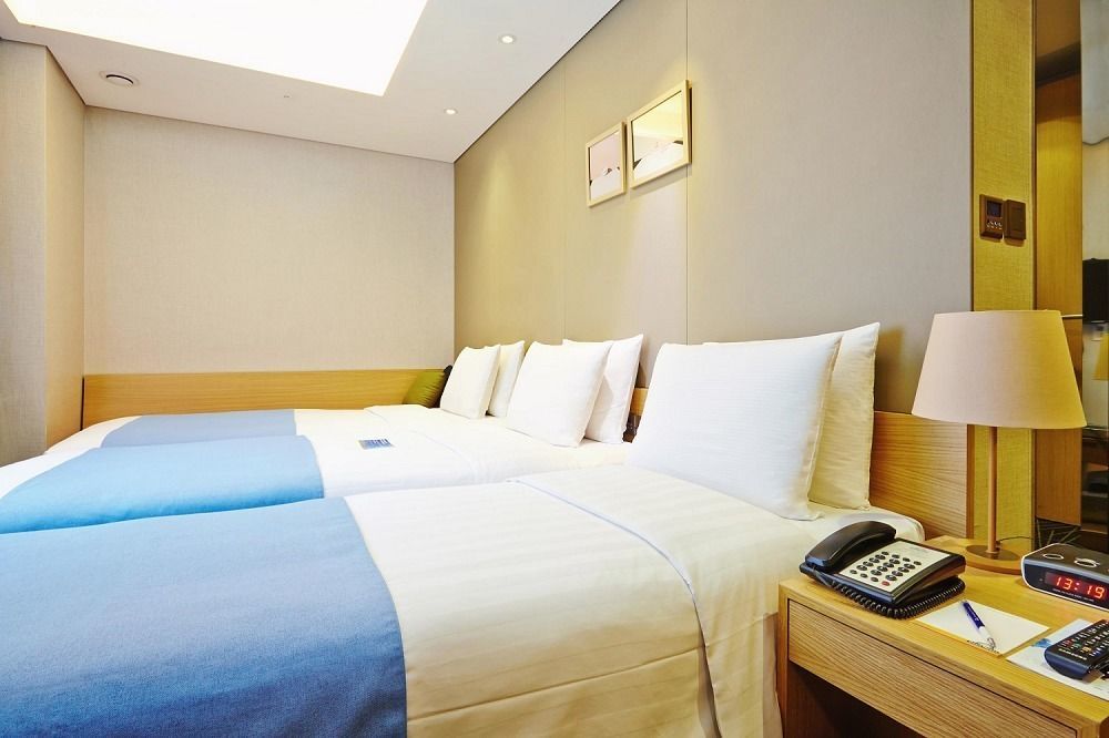 Days Hotel By Wyndham Seoul Myeongdong Экстерьер фото