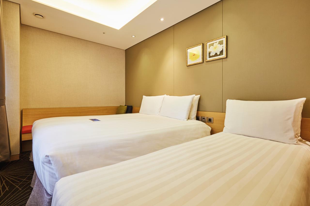 Days Hotel By Wyndham Seoul Myeongdong Экстерьер фото