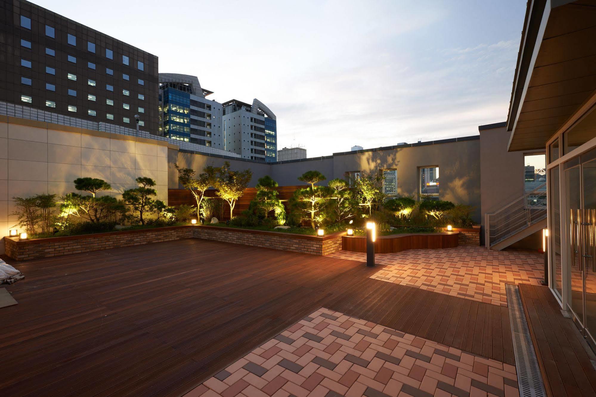 Days Hotel By Wyndham Seoul Myeongdong Экстерьер фото