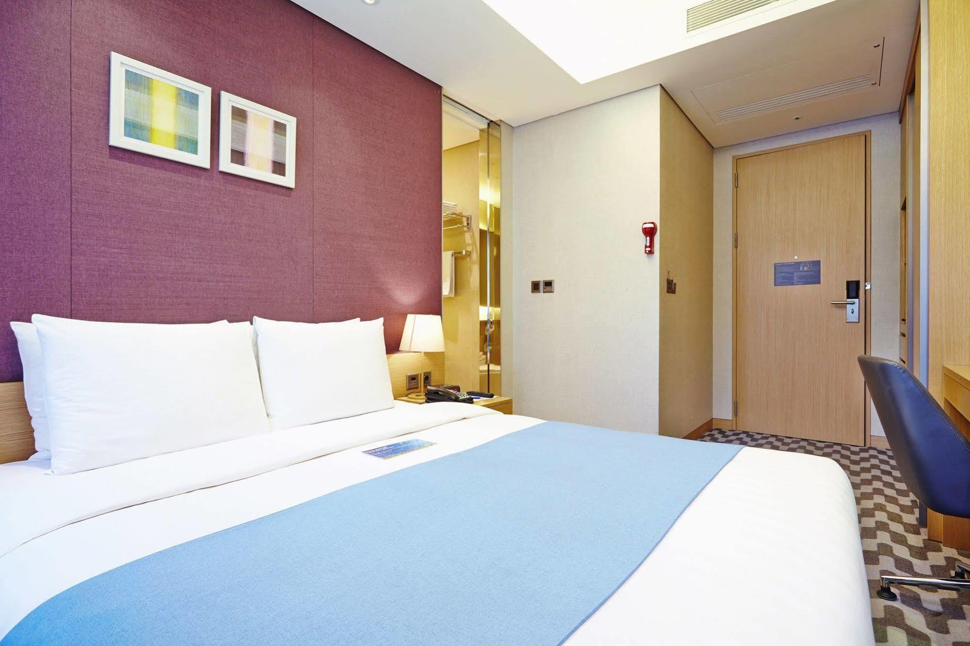 Days Hotel By Wyndham Seoul Myeongdong Экстерьер фото